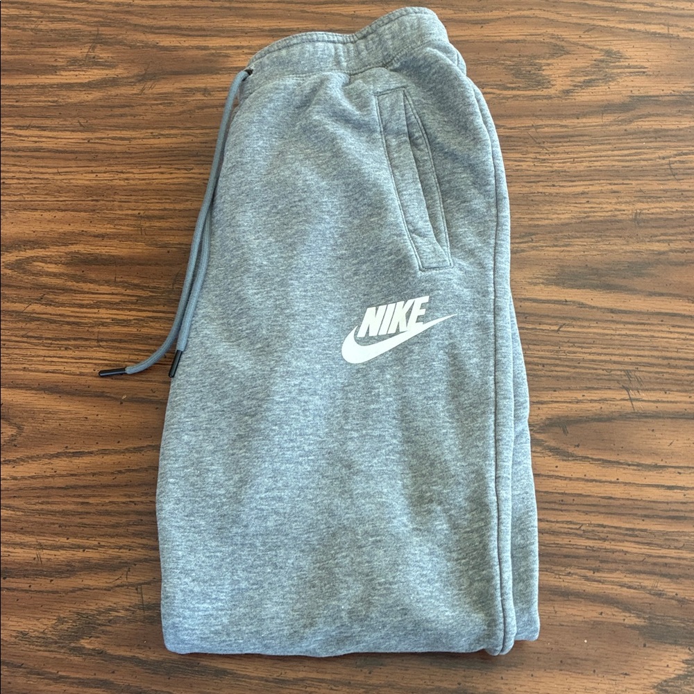 15:07 Nike Sportswear "Just Do It" Joggers
